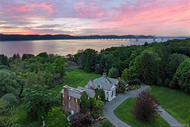 2 Fargo Lane, Irvington, NY 10533