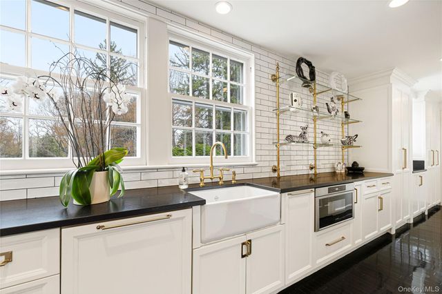 2 Fargo Lane, Irvington, NY 10533