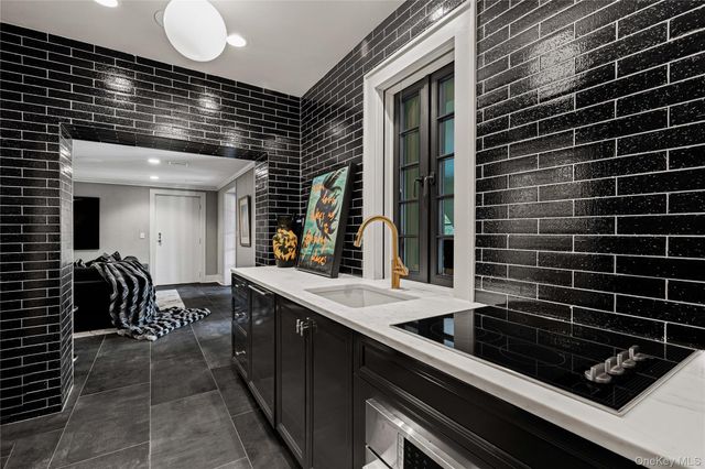 2 Fargo Lane, Irvington, NY 10533