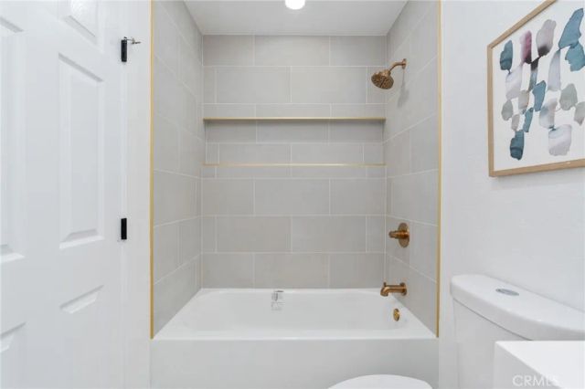 2076 N Diamond, Orange, CA 92867