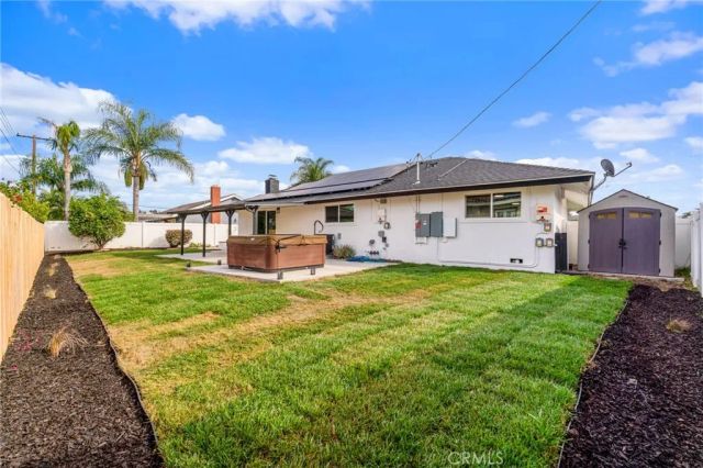 2076 N Diamond, Orange, CA 92867