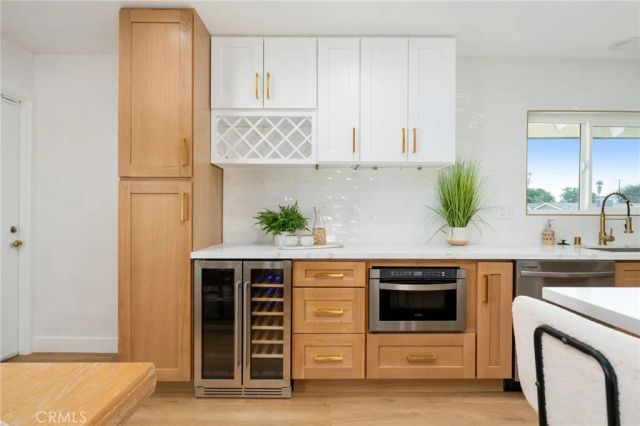 2076 N Diamond, Orange, CA 92867