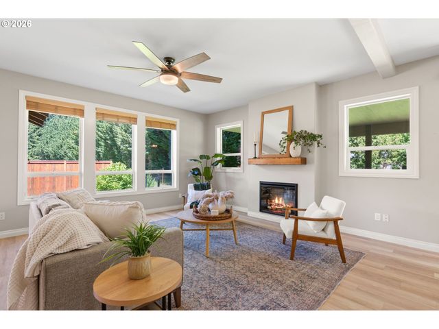 9816 Ne 322ND St, La Center, WA 98629