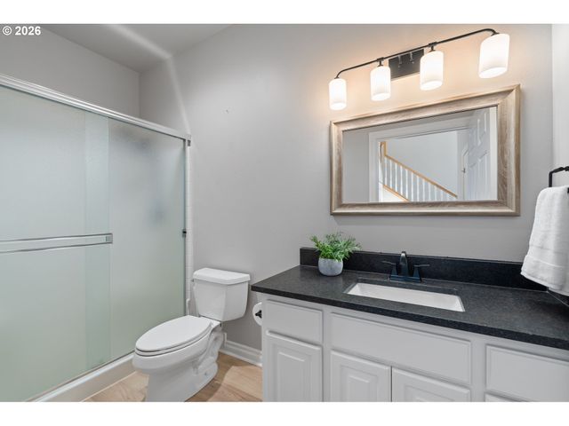 9816 Ne 322ND St, La Center, WA 98629