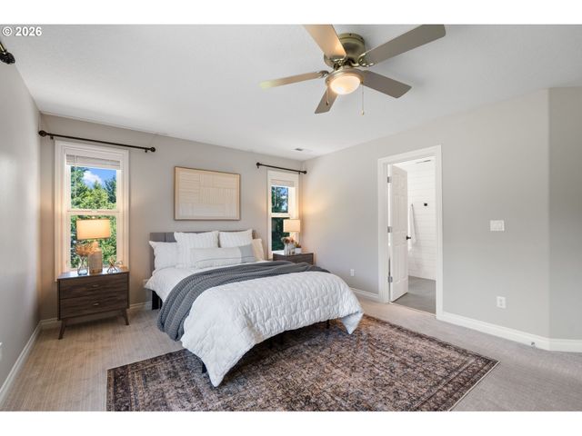 9816 Ne 322ND St, La Center, WA 98629