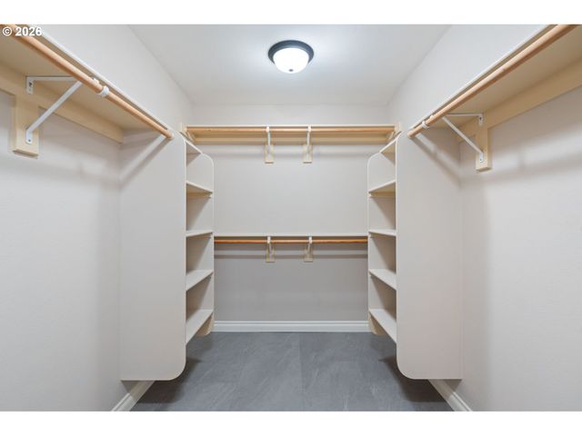 9816 Ne 322ND St, La Center, WA 98629