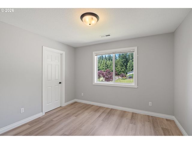 9816 Ne 322ND St, La Center, WA 98629