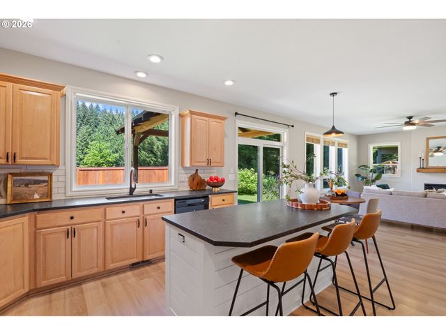 9816 Ne 322ND St, La Center, WA 98629