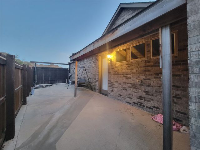 112 St Elias Drive, Burleson, TX 76028