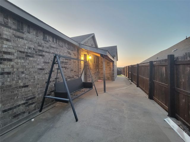 112 St Elias Drive, Burleson, TX 76028