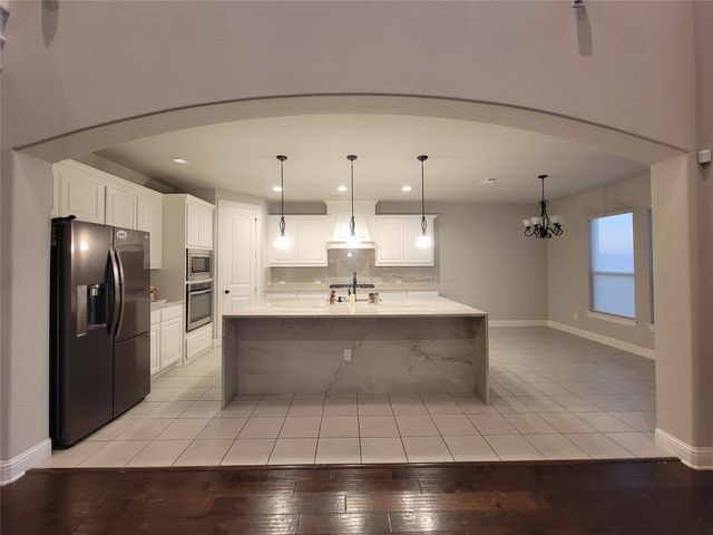 112 St Elias Drive, Burleson, TX 76028