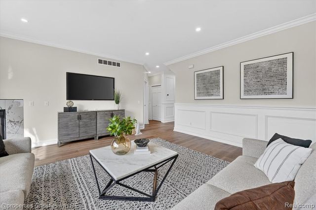 46625 Saltz Road, Canton, MI 48187