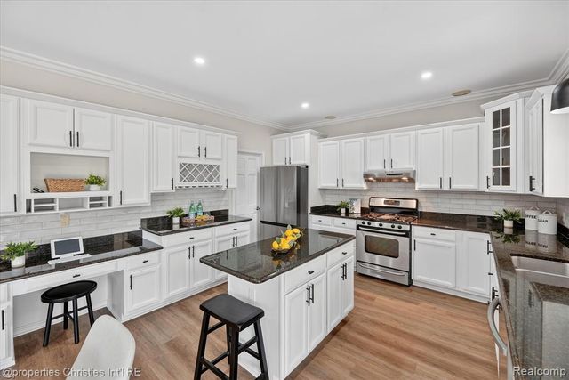 46625 Saltz Road, Canton, MI 48187