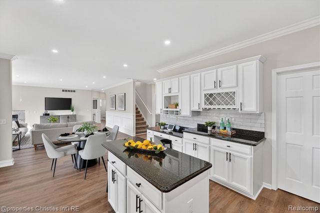 46625 Saltz Road, Canton, MI 48187