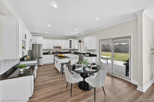 46625 Saltz Road, Canton, MI 48187