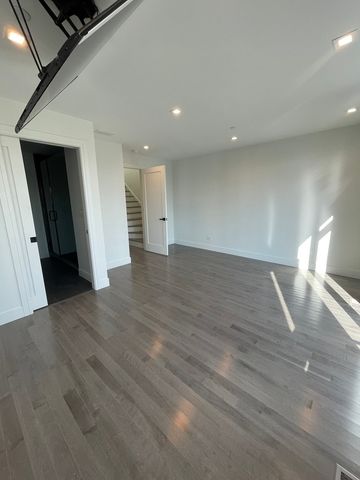 719 N Elizabeth Street 3S, Chicago, IL 60642