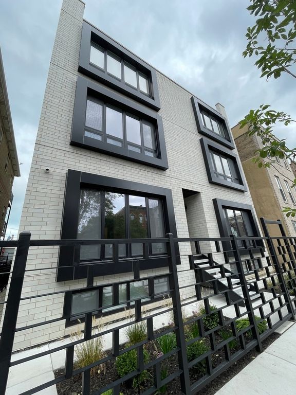 719 N Elizabeth Street 3S, Chicago, IL 60642