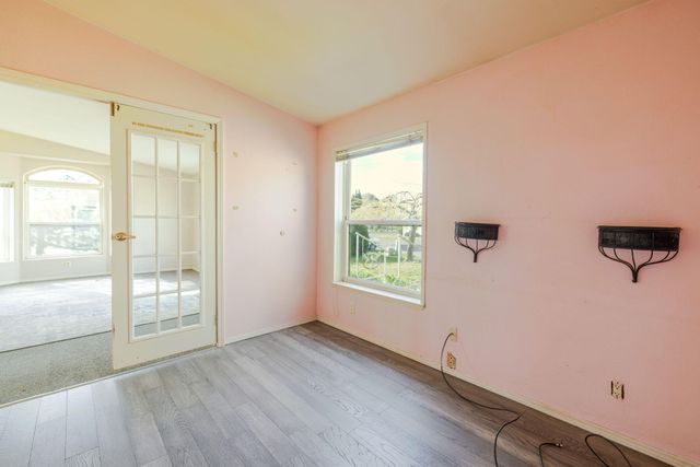 1630 NE 6th, Redmond, OR 97756