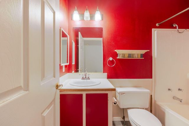 1630 NE 6th, Redmond, OR 97756