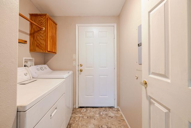 1630 NE 6th, Redmond, OR 97756