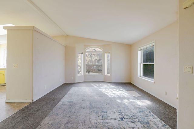 1630 NE 6th, Redmond, OR 97756