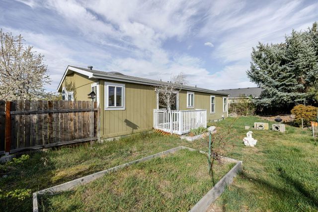 1630 NE 6th, Redmond, OR 97756