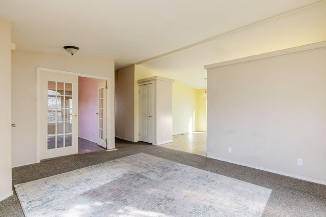 1630 NE 6th, Redmond, OR 97756