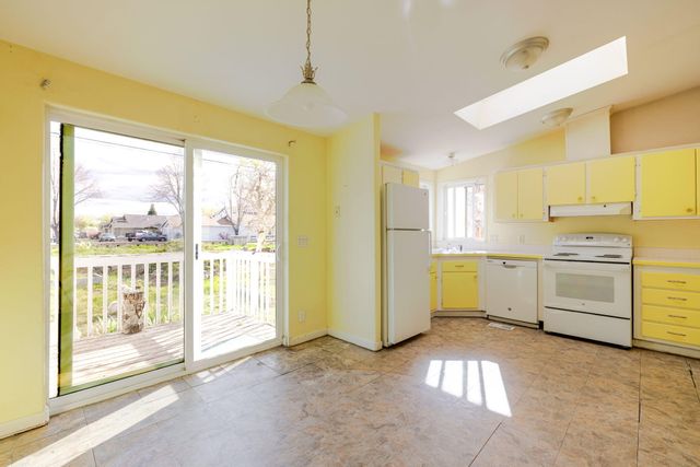 1630 NE 6th, Redmond, OR 97756