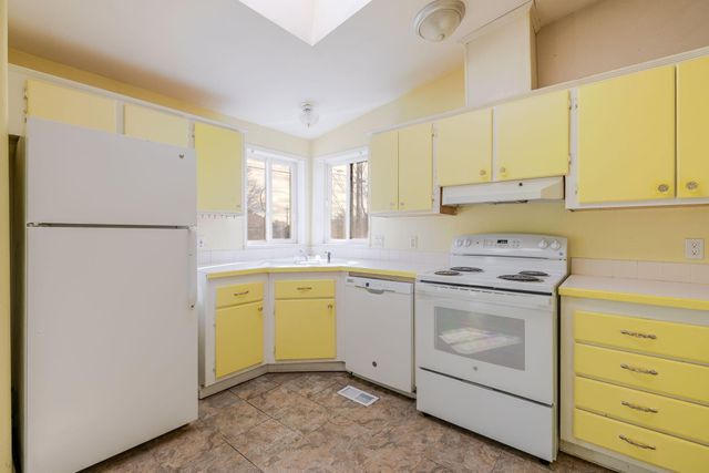 1630 NE 6th, Redmond, OR 97756