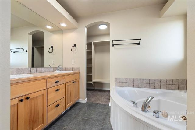 12840 Quail Run Ln., Caldwell, ID 83607