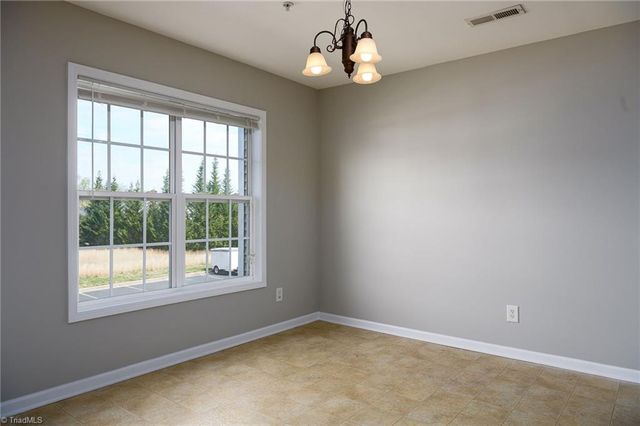113 Oak Wind Drive 202, Advance, NC 27006