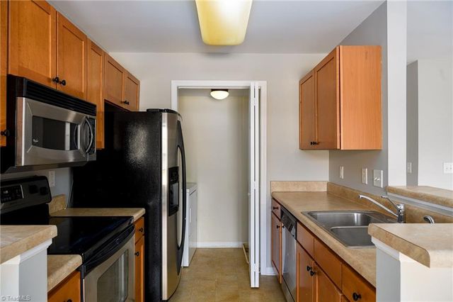 113 Oak Wind Drive 202, Advance, NC 27006