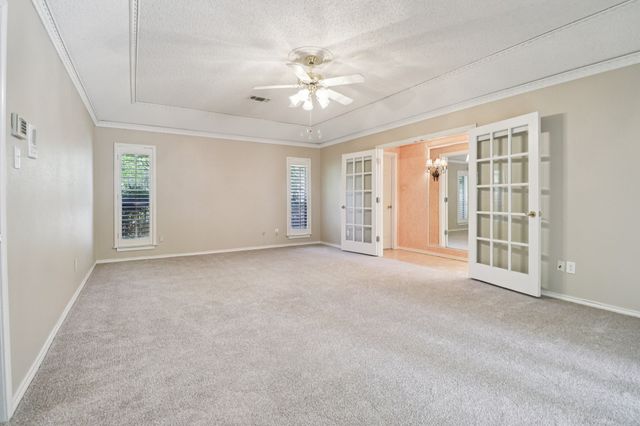 1015 Crowley Road, Arlington, TX 76012