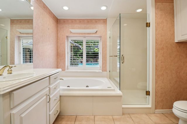 1015 Crowley Road, Arlington, TX 76012