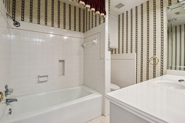 1015 Crowley Road, Arlington, TX 76012