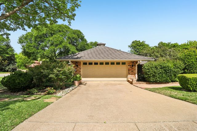 1015 Crowley Road, Arlington, TX 76012