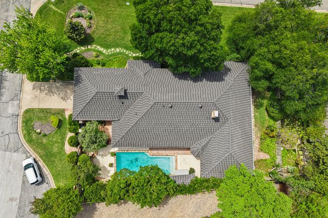 1015 Crowley Road, Arlington, TX 76012