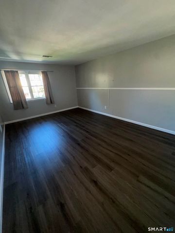 50 Greenhouse Road 18D, Bridgeport, CT 06606