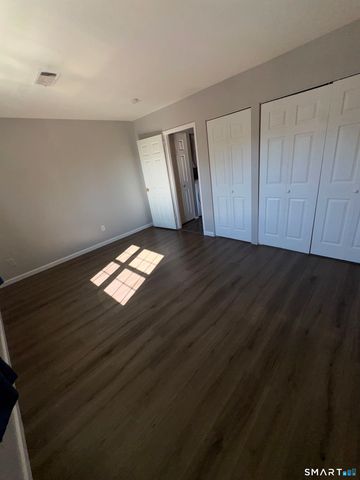 50 Greenhouse Road 18D, Bridgeport, CT 06606