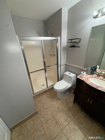 50 Greenhouse Road 18D, Bridgeport, CT 06606