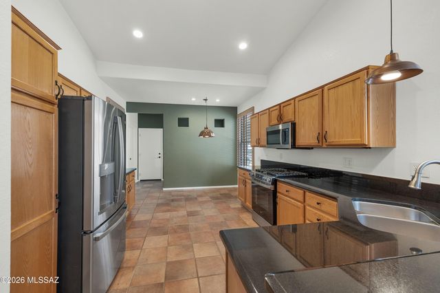 38894 S Carefree Drive, Tucson, AZ 85739
