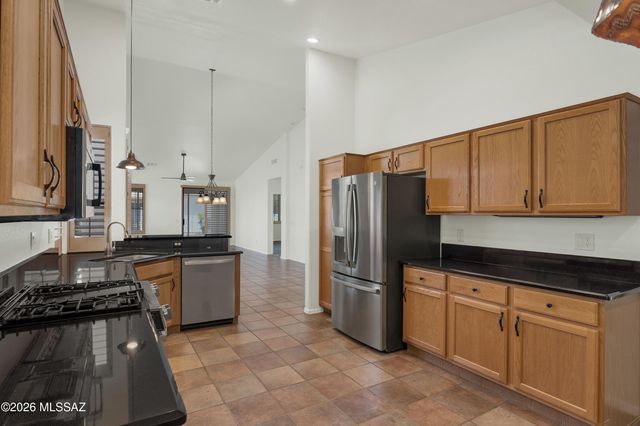 38894 S Carefree Drive, Tucson, AZ 85739