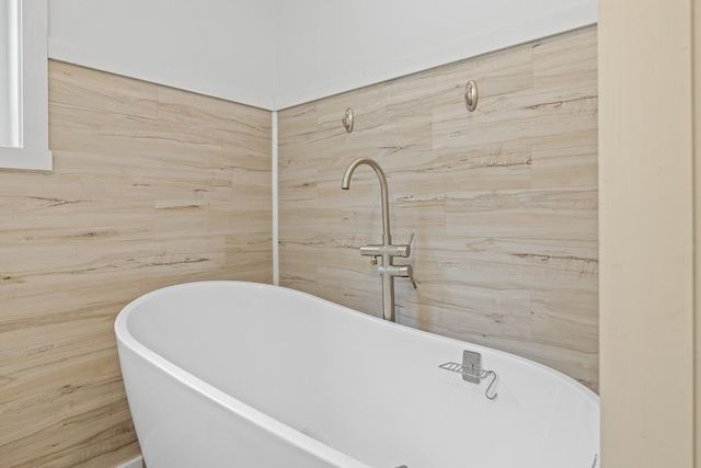 259 Jay Hill Road, Hartford, VT 05059