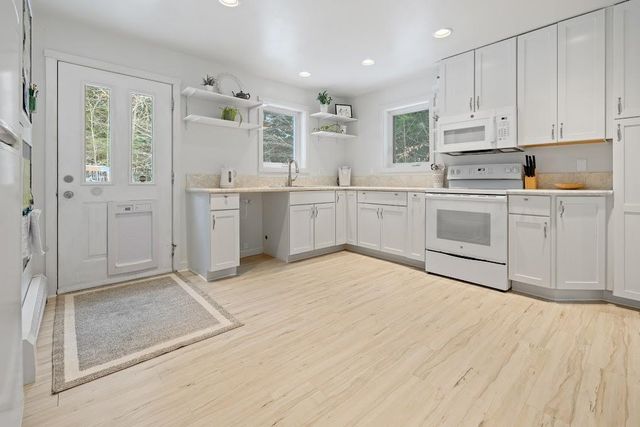 259 Jay Hill Road, Hartford, VT 05059