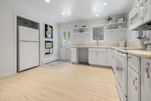 259 Jay Hill Road, Hartford, VT 05059