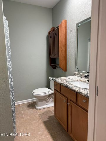 7250 Oakfield Lane, Powell, TN 37849