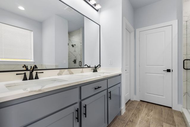 437 N Jim Miller Road, Dallas, TX 75217