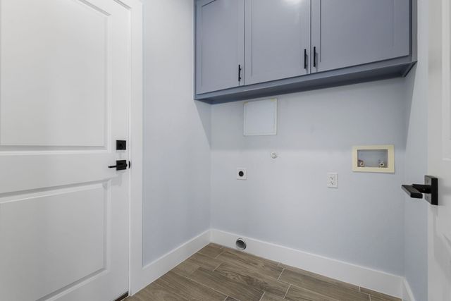 437 N Jim Miller Road, Dallas, TX 75217