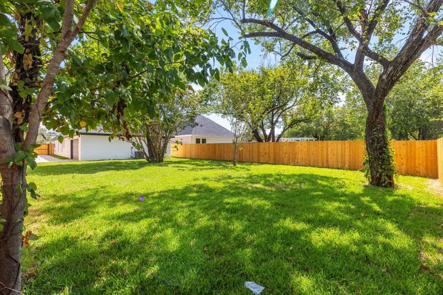 437 N Jim Miller Road, Dallas, TX 75217
