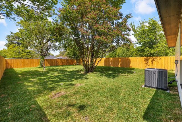 437 N Jim Miller Road, Dallas, TX 75217